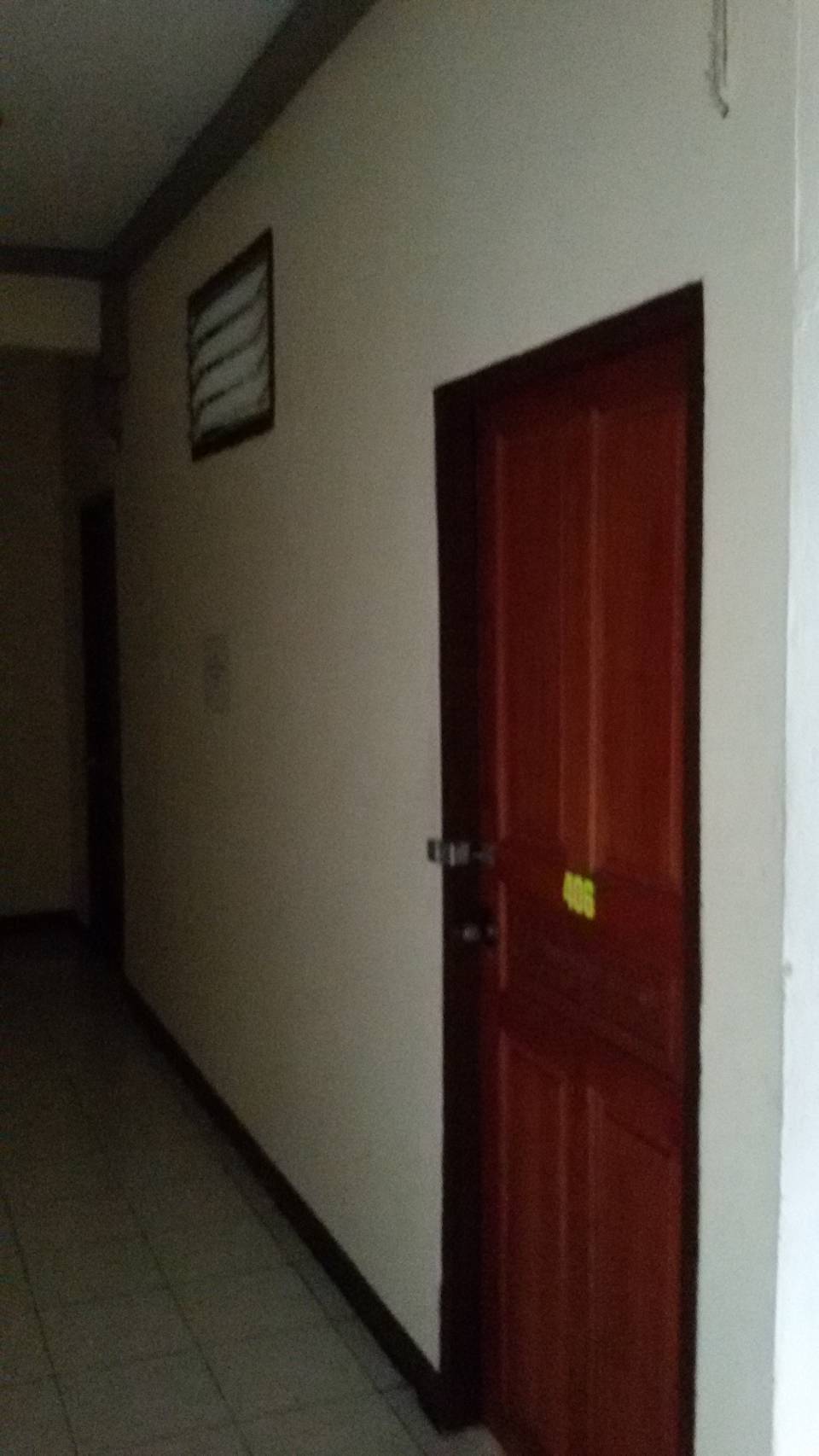 ขายด่วนอาคารสำนักงานพร้อมอพาร์ทเม้นท์ในตัว 5 ชั้น ใกล้ม. รามคำแหง