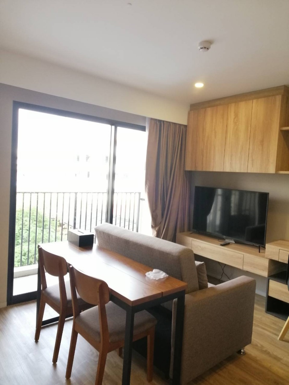 ให้เช่าคอนโด Blossom Condo @ Sathorn - Charoenrat (บลอสซั่ม คอนโด สาทร-เจริญราษฎร์ แบบ 1 ห้องนอน 1 ห้องน้ำ ขนาด30 ตรม อาคาร A