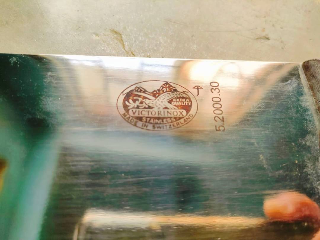 (3เล่ม) มีดเชฟ/มีดครัว VICTORINOX 5.2000.19, 28,30 ROSEWOOD CHEFS 25, 28, 30CM ของใหม่ ของแท้