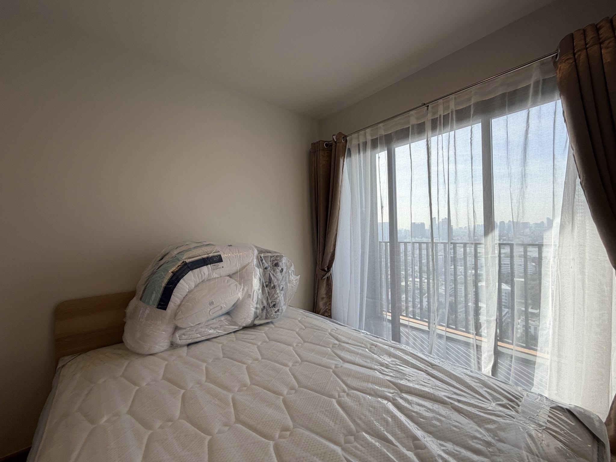 ให้เช่าคอนโด เดอะ ไลน์ ไวบ์ ลาดพร้าว / For Rent The Line Vibe (English below)