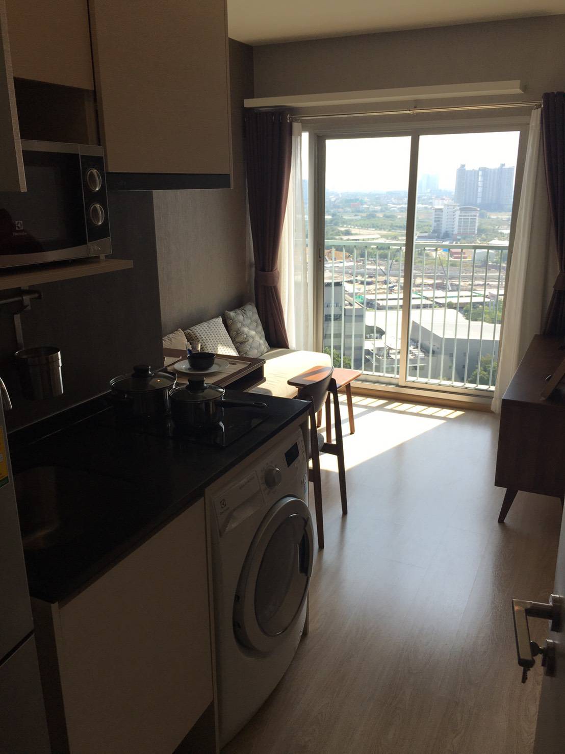 ให้เช่าคอนโด Noble Revolve Ratchada 1 : โนเบิล รีวอลฟ์ รัชดา 1 1 ห้องนอน 1 ห้องน้ำ ขนาด 26 sq m ชั้น 21