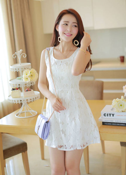 DRESS ชุดเดรสแฟชั่น ผ้าลูกไม้ สีขาว ใส่ออกงานแต่ง ใส่ทำงาน สวยน่ารักมากๆ
