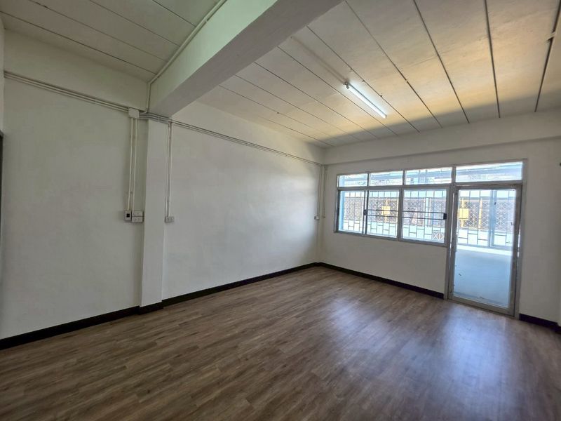 ✨ ตึกแถว 3 ชั้นครึ่ง + ดาดฟ้า รีโนเวทใหม่ ซอยประชาอุทิศ 58/1 – เพียง 9,000 บาท/เดือน! 🔥