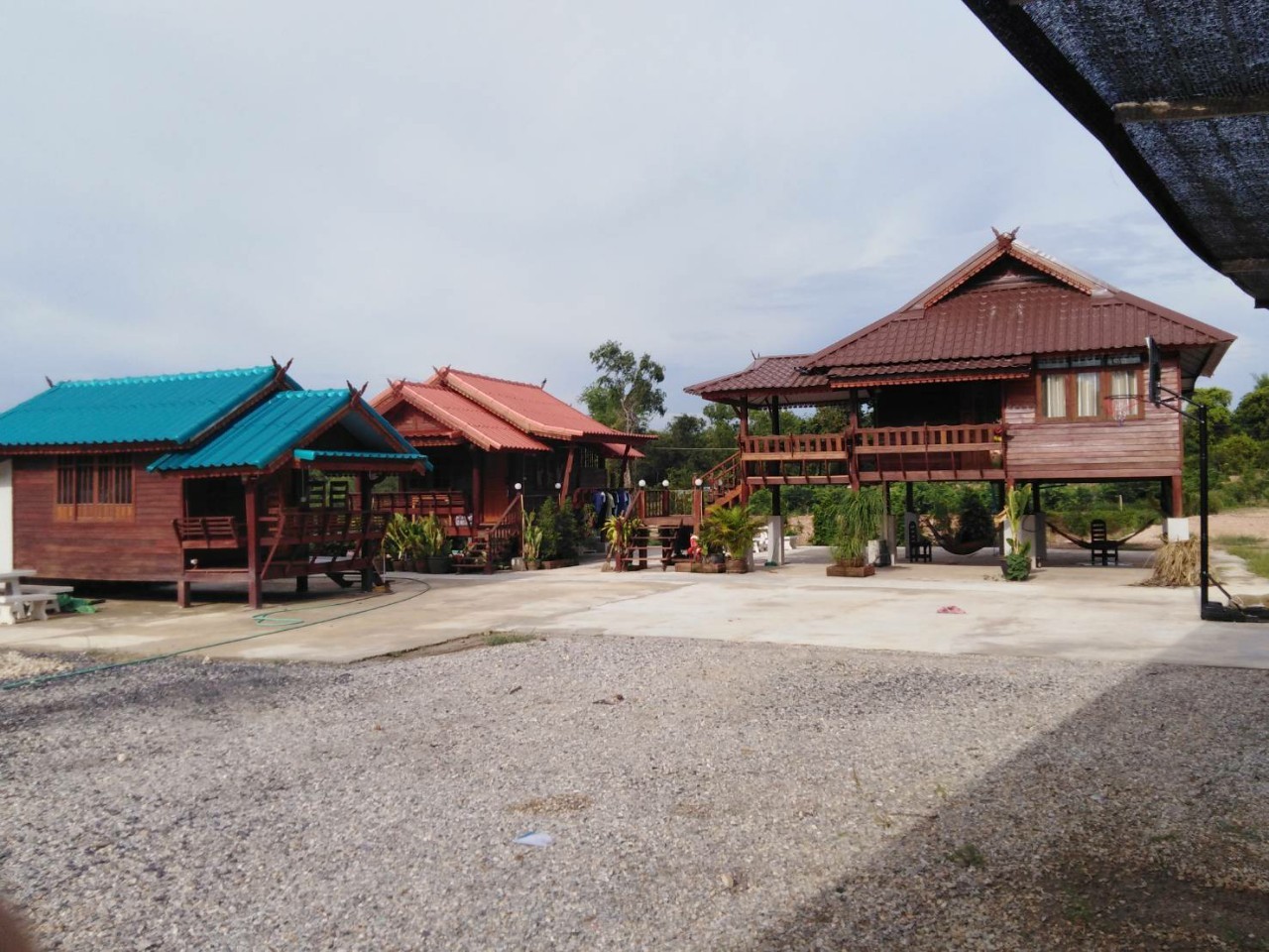 ขายที่ดินถมแล้ว 3 ไร่ จังหวัด นครนายก ขายพร้อมร้านอาหารและบ้านน็อกดาว