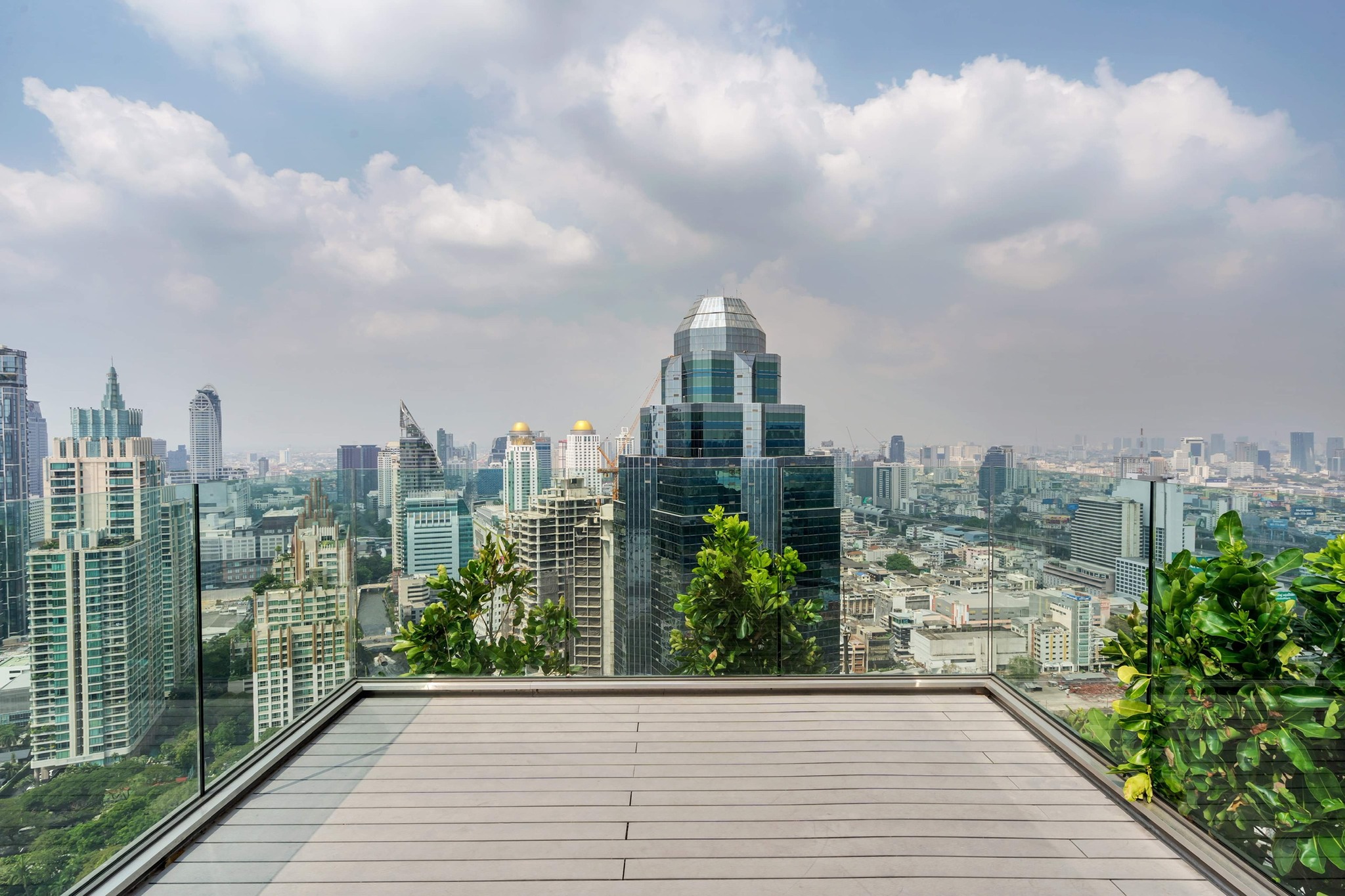 🏡✨ ให้เช่าคอนโด Life One Wireless – 2 ห้องนอน ใจกลางวิทยุ‼ ใกล้ BTS เพลินจิต – Central Embassy