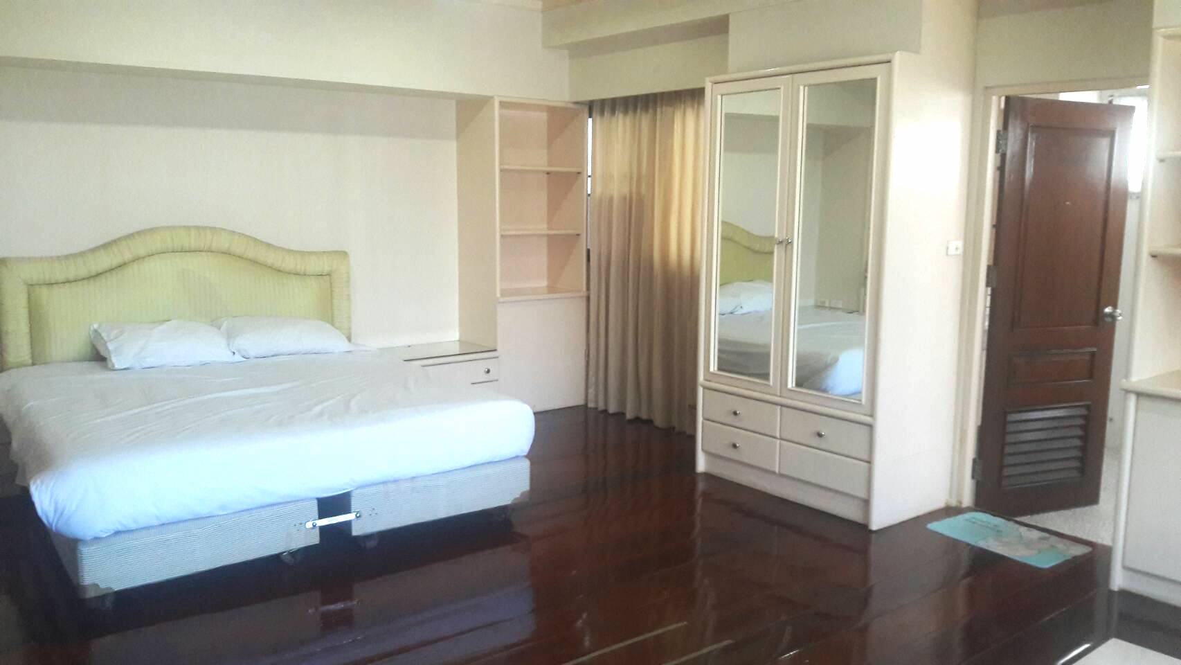 ให้เช่าคอนโด The Waterford Condominium (เดอะ วอเตอร์ฟอร์ด คอนโดมิเนียม) 4 ห้องนอน