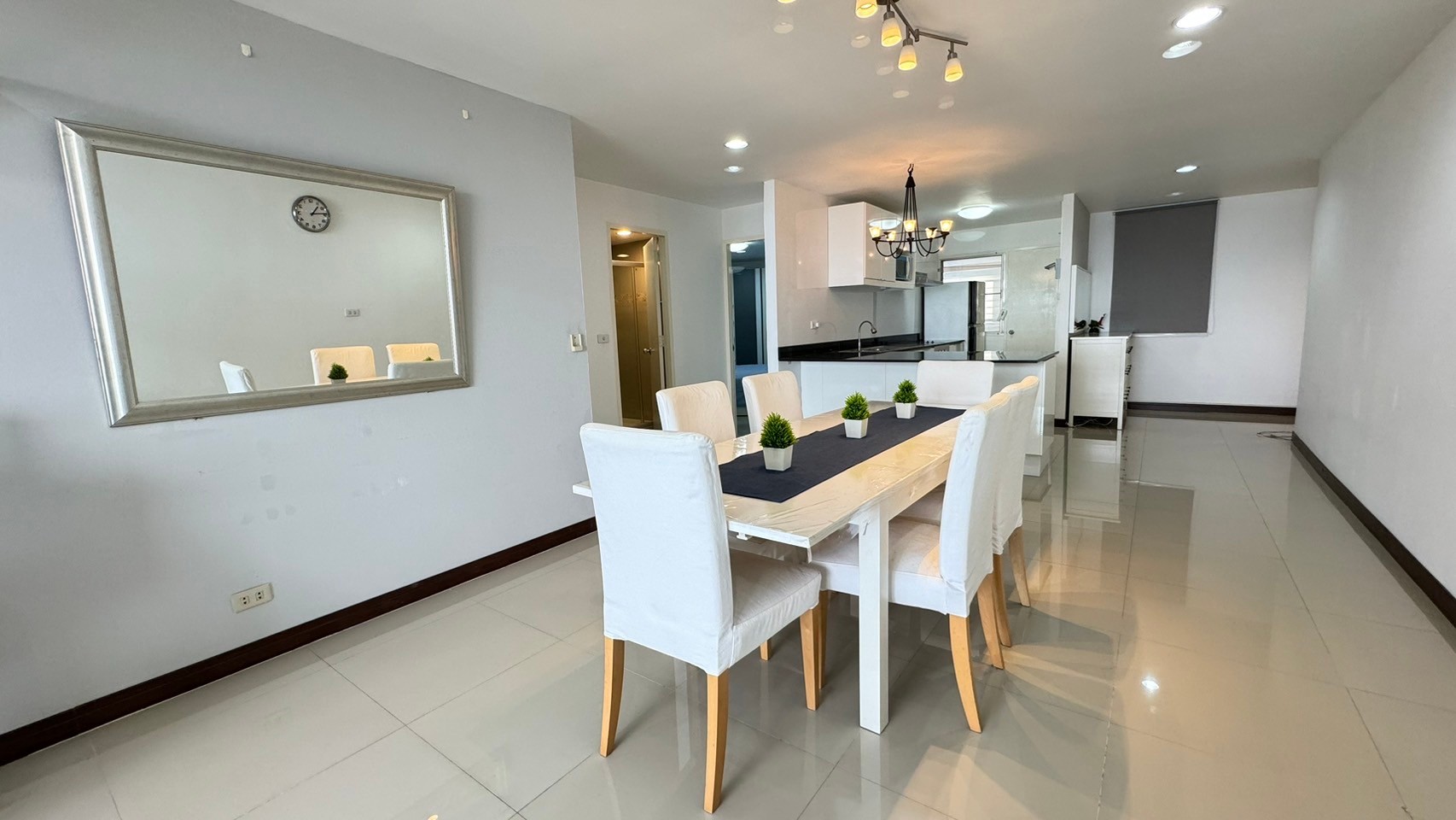 ให้เช่าคอนโด Rama Harbour view condo (รามา ฮาร์เบอร์ วิว คอนโด) ชั้น 7 วิวทะเล 2 ห้องนอน 2 ห้องน้ำ ขนาด 110 ตรม + พื้นที่ระเบียง