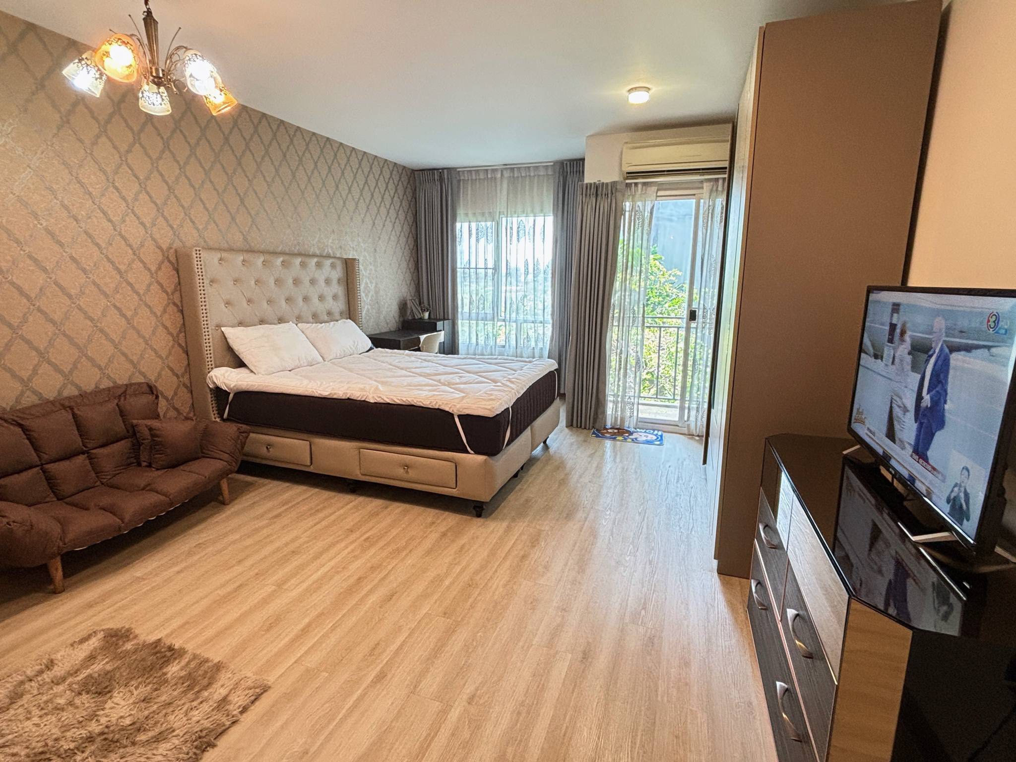 🏡 ให้เช่าคอนโด IRIS AVENUE อ่อนนุช – ลาดกระบัง ห้องวิวสระว่ายน้ำ สวย พร้อมเข้าอยู่!