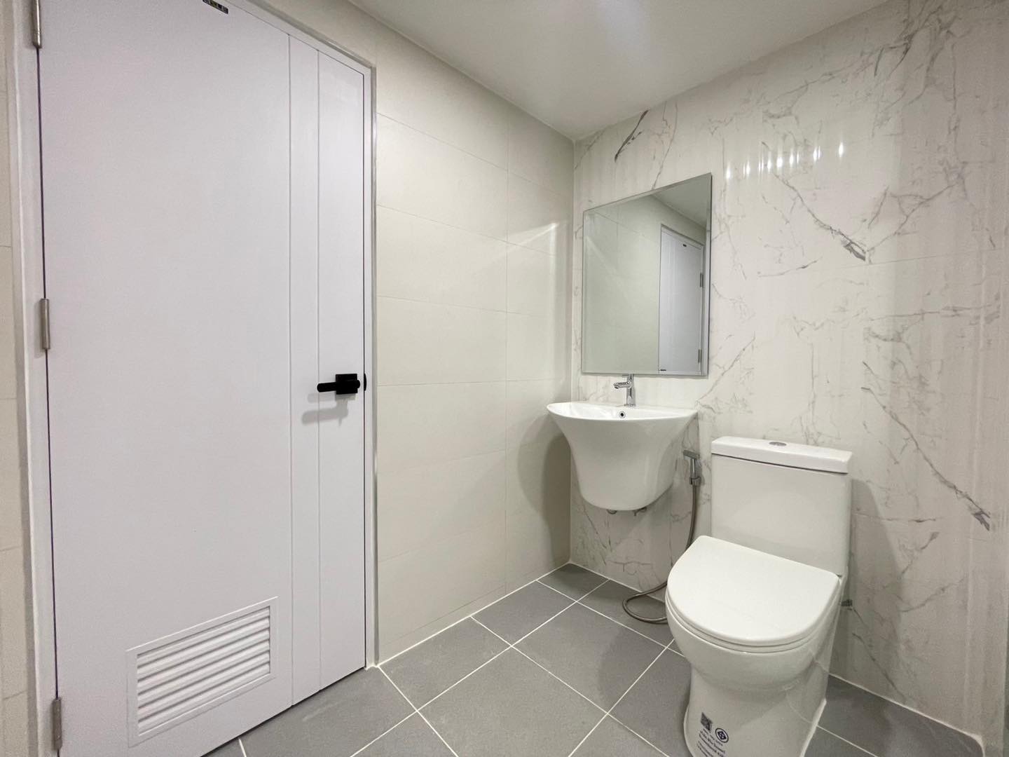 ด่วน! ทาวน์โฮม 3 ชั้น ติวานนท์ 43 ใกล้ MRT สามัคคี ✨ รีโนเวทใหม่หมดจด! ราคาพิเศษ ฿3.99 ล้าน