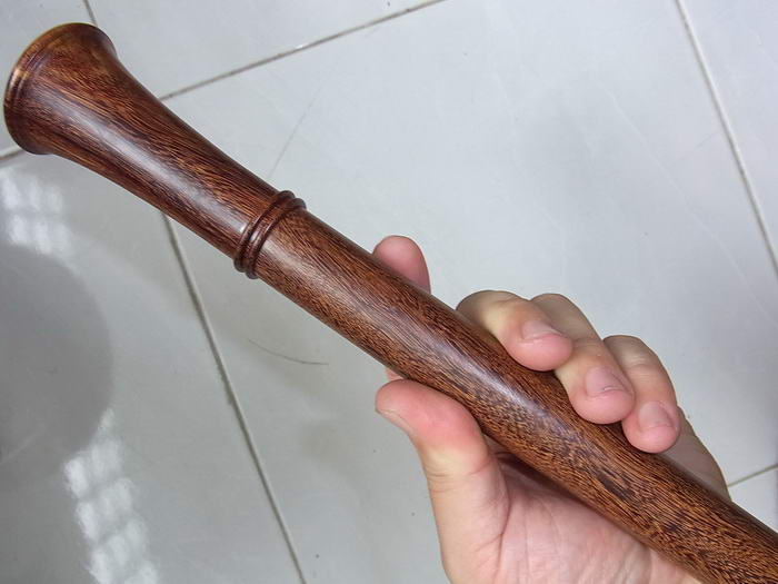 ไม้มงคลหายาก. ไม้ตะพด(ไม้แก่นมะขาม) ท่อนเดียวยาวตลอด ลายสวย ยาว 89.5ซม.