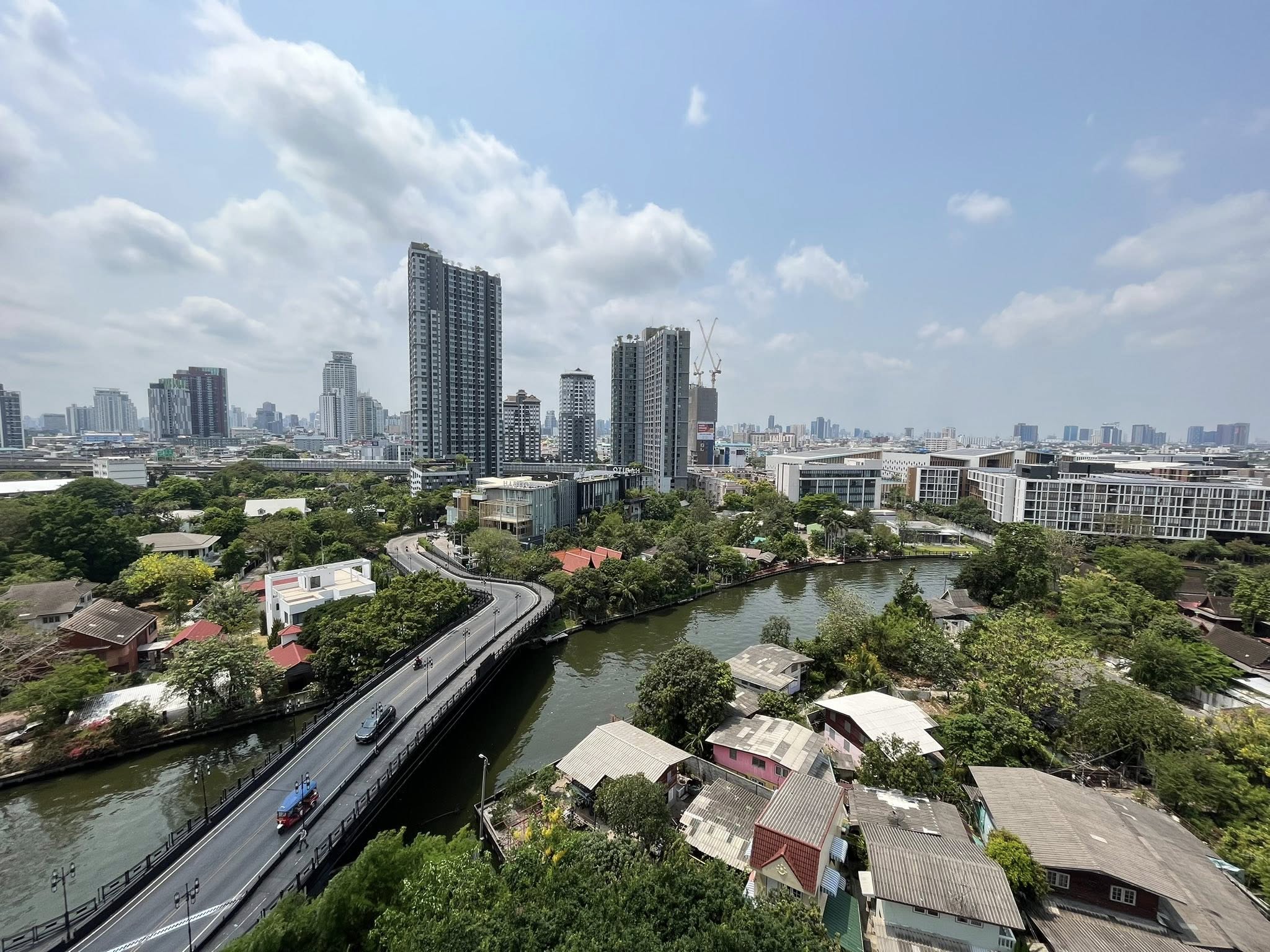 ให้เช่า/ขาย The Base Sukhumvit 77 (เดอะเบส สุขุมวิท 77) 📍 ใกล้ BTS อ่อนนุช เดินทางสะดวก ใกล้แหล่งชุมชนและห้างใหญ่