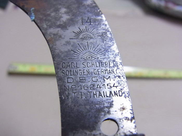 มีีดกรีดยาง ตราตา เยอรมัน CARL SCHLIPPER SOLINGEN GERMANY เก่าเก็บ ยังไม่ได ้ใช้งาน...กระดาษป้าย อยู่ครบ