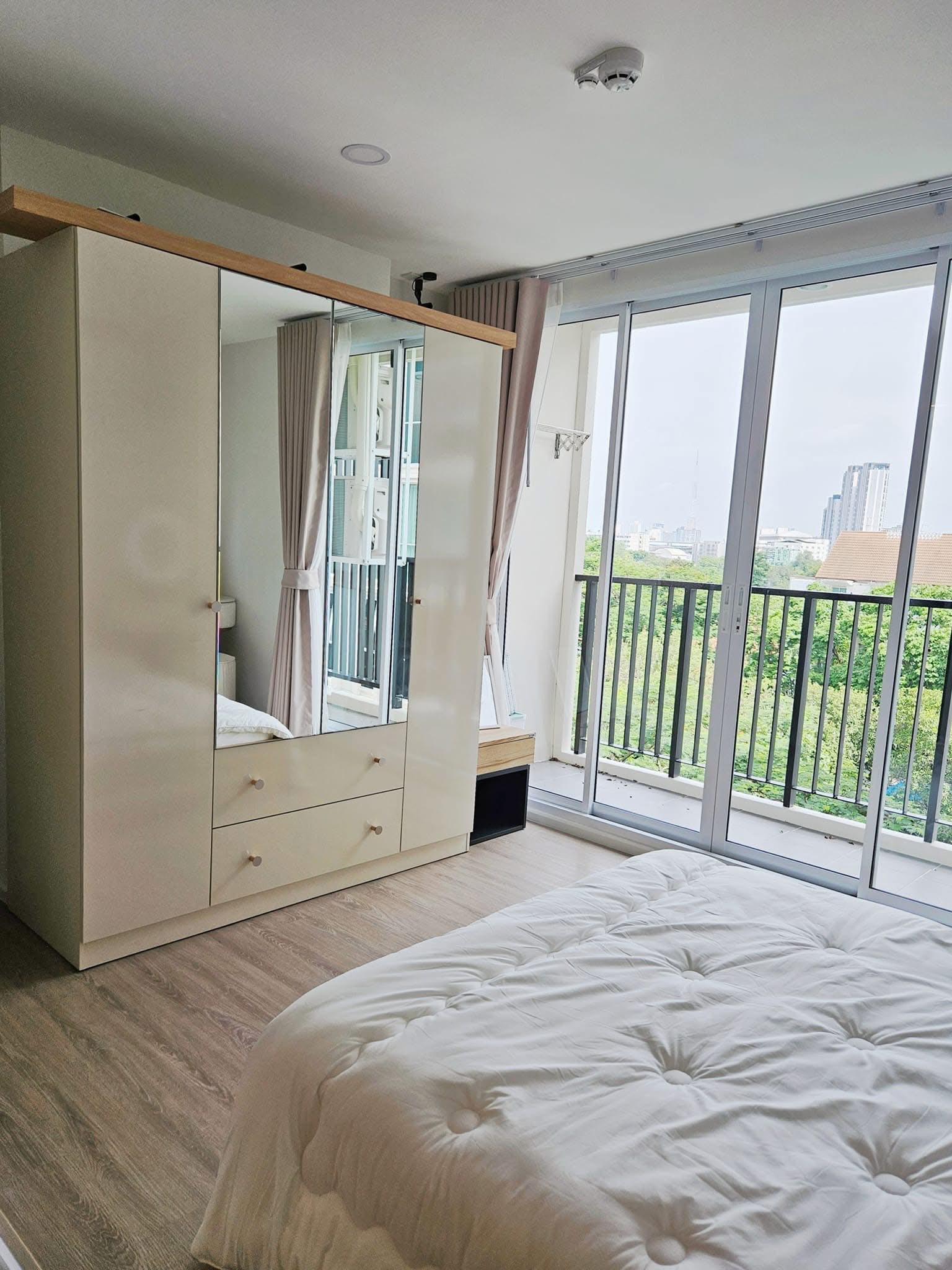 ให้เช่า / For rent : Chateau In Town Ratchayothin (ชาโตว์ อินทาวน์ รัชโยธิน) Type: 1 ห้องนอน, 1 ห้องน้ำ Size: 35 ตรม.