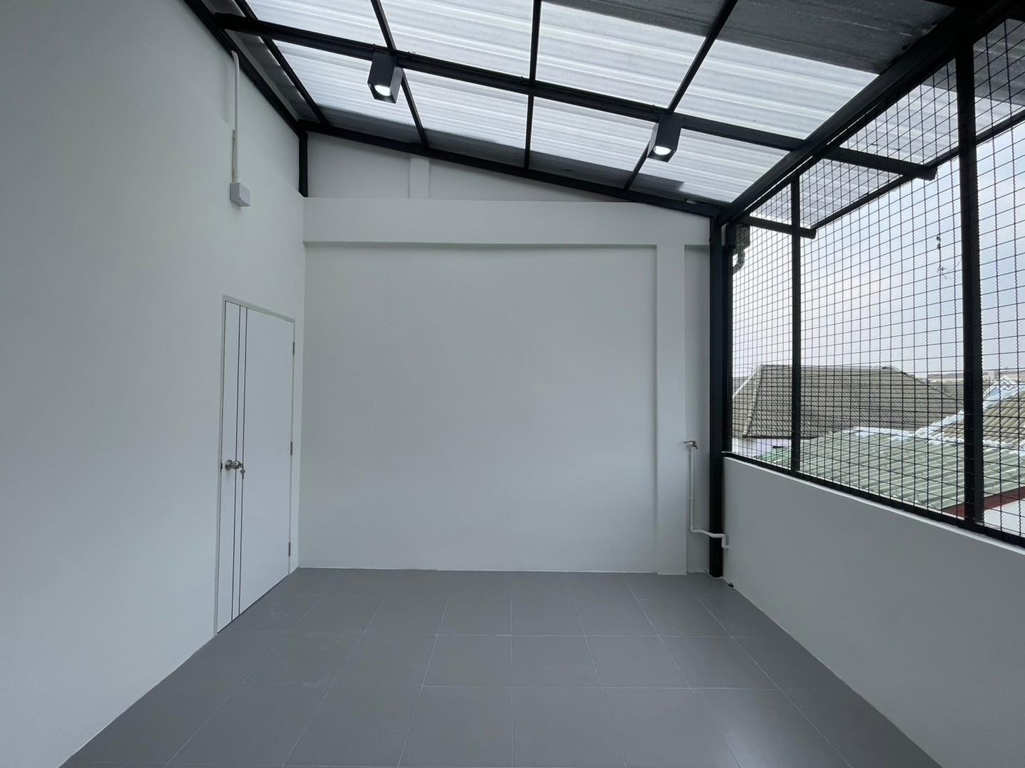 ขายทาวน์โฮม 3 ชั้น โครงการหมู่บ้านลัลลี่วิลล์ ลำลูกกา-คลอง 1 ราคาเพียง 2,290,000 บาท ฟรีโอน