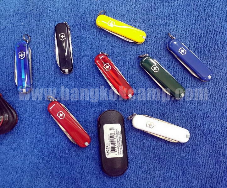 มีดพับเอนกประสงค์ Victorinox Classic SD, WHITE (0.6223.7)