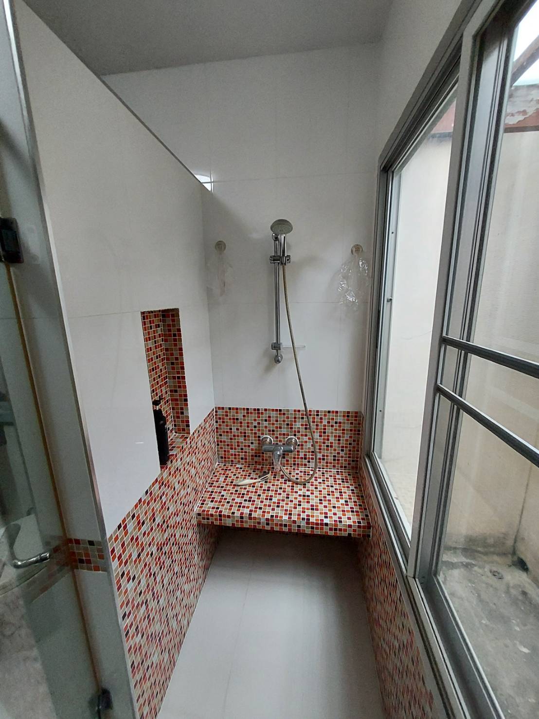 ให้เช่าบ้านพร้อมอยู่ ทาวน์โฮม 3 ชั้น หมู่บ้าน สราญพฤกษ์ ซอยลาดพร้าว130 รามคำแหง 81