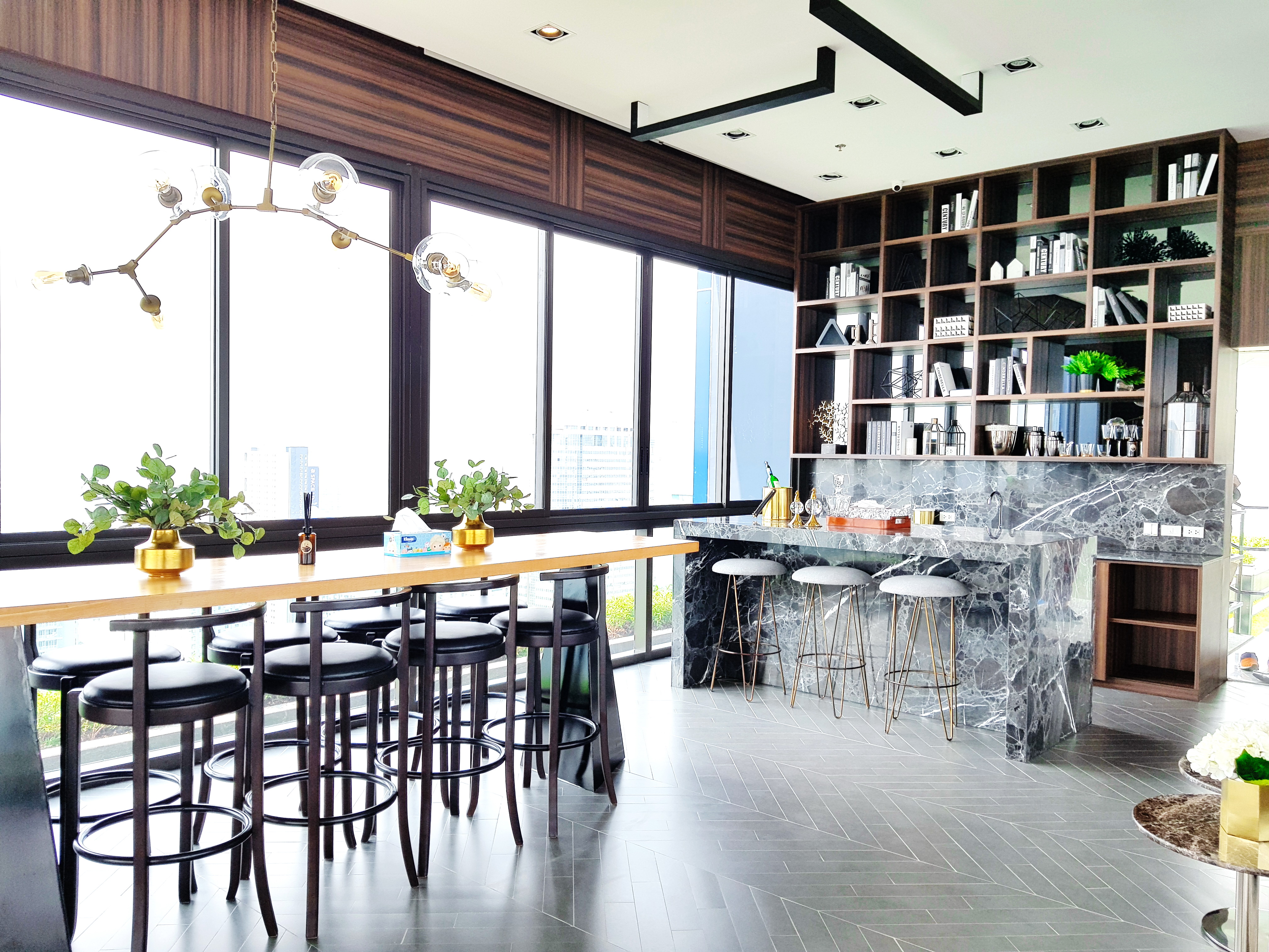 ขายพร้อมผูเช่า Chewathai Residence Asoke (ชีวาทัย เรสซิเดนซ์ อโศก ห้อง 295/98(12A12) TYPE 1G Duplex ชั้น 12A