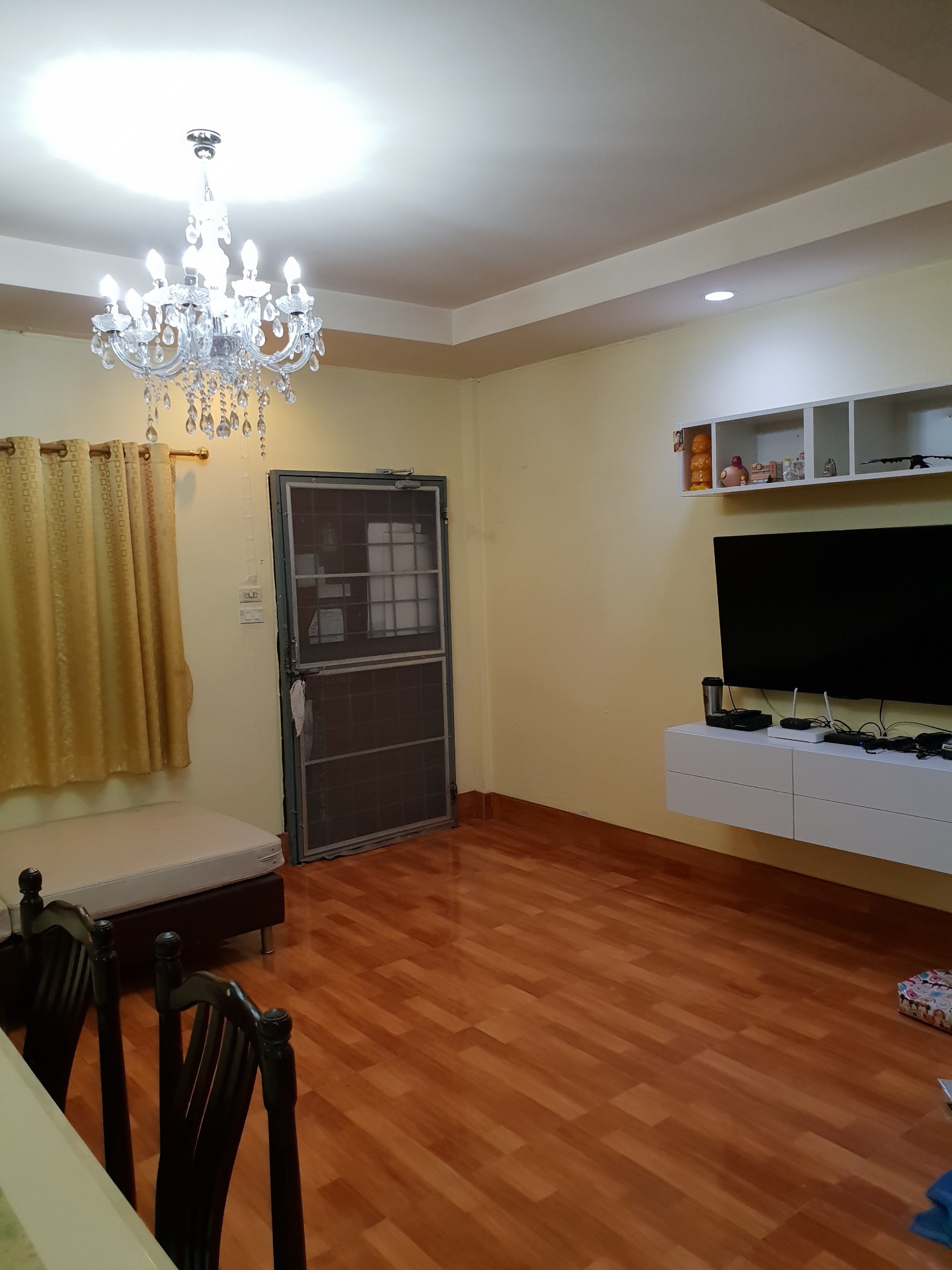 ขาย / เช่าบ้านแฝด 2 ชั้น หมู่บ้าน รังสิยา ซ.อุดมสุข 58 ถ.สุขุมวิท 103 ขายราคา 5.5 ล้าน 3 ห้องนอน