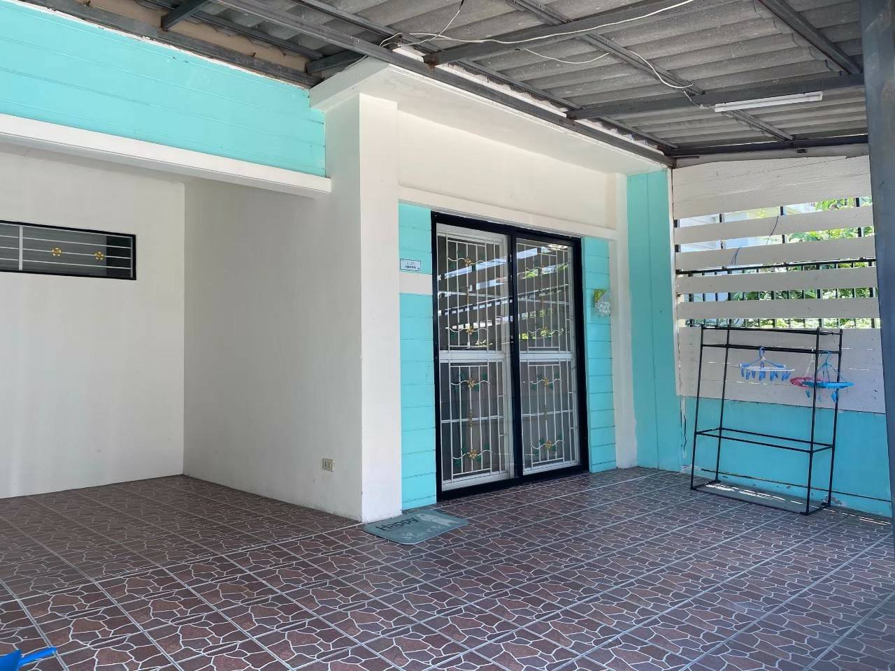 ให้เช่าทาวน์เฮ้าส์ 2 ชั้น หมู่บ้านพฤกษา 58/2 ให้เช่าเดือนละ 14,000 ถนนลาดกระบัง 54 มี 3 ห้องนอน