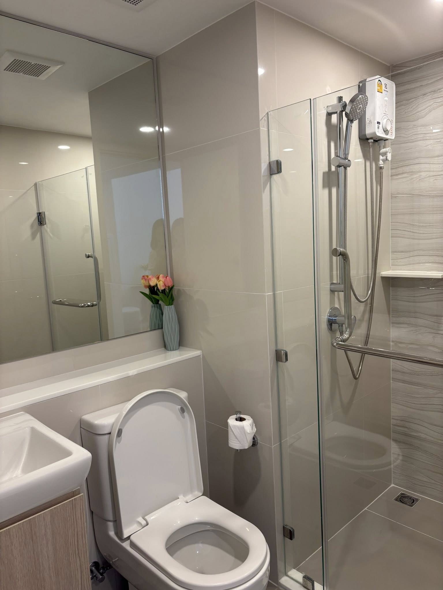 🏢 ให้เช่าคอนโด Life Rama 4 - Asoke (ไลฟ์ พระราม 4 - อโศก) 🚇 ใกล้ MRT ศูนย์ประชุมแห่งชาติสิริกิติ์ เพียง 350 เมตร