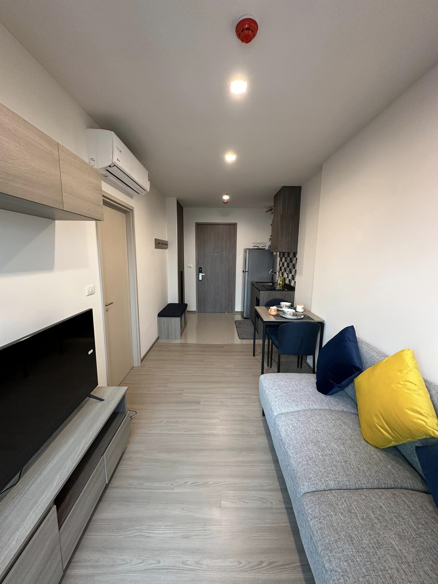 ให้เช่า : THE BASE Phetchaburi-Thonglor เดอะ เบส เพชรบุรี - ทองหล่อ ห้องใหม่พร้อมอยู่ เครื้องใช้ไฟฟ้าและเฟอร์นิเจอร์ครบ