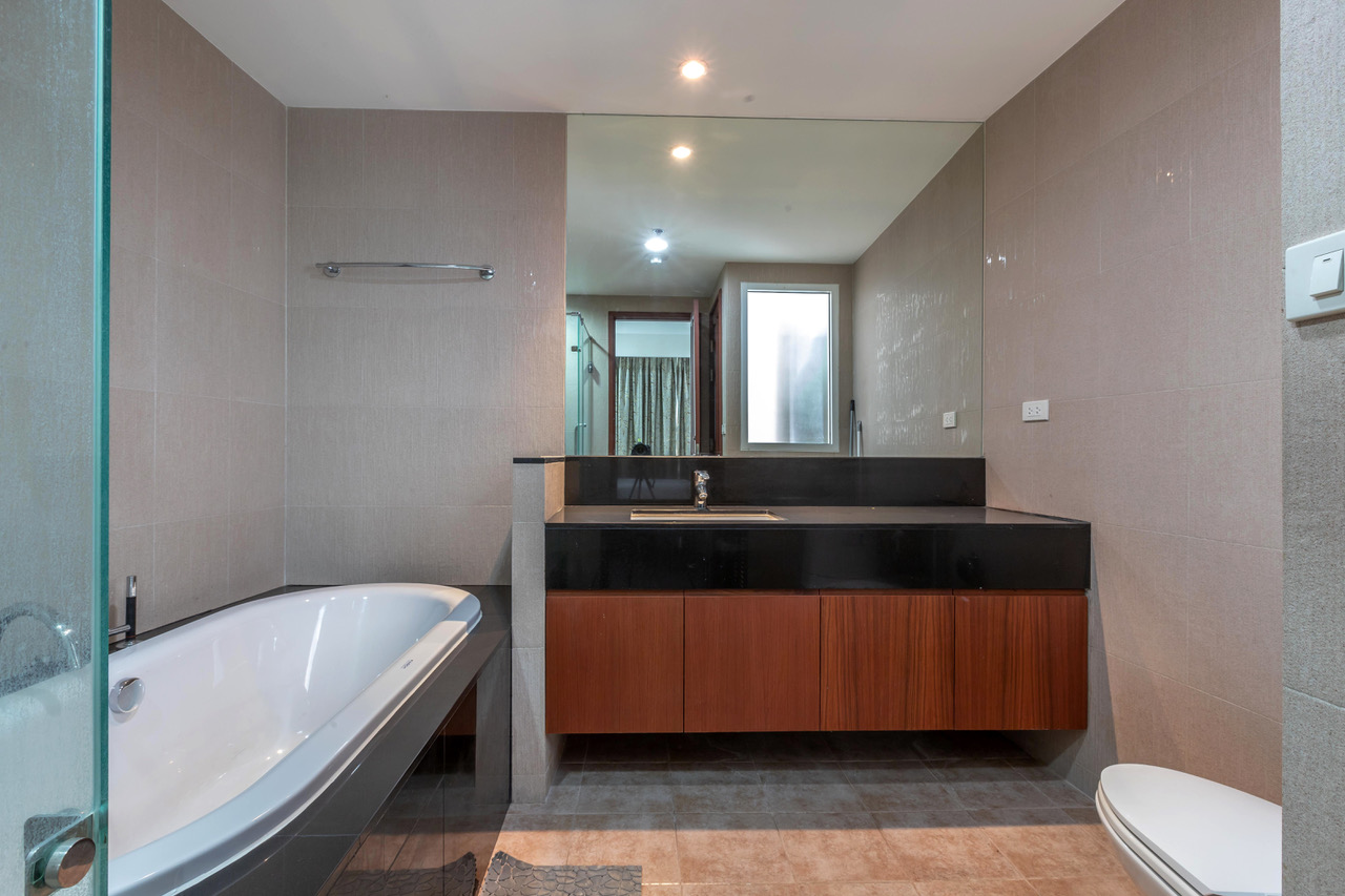 ให้เช่าคอนโด Baan Rajprasong (บ้าน ราชประสงค์) 1 ห้องนอน 1 ห้องน้ำ ขนาด 77 ตรม