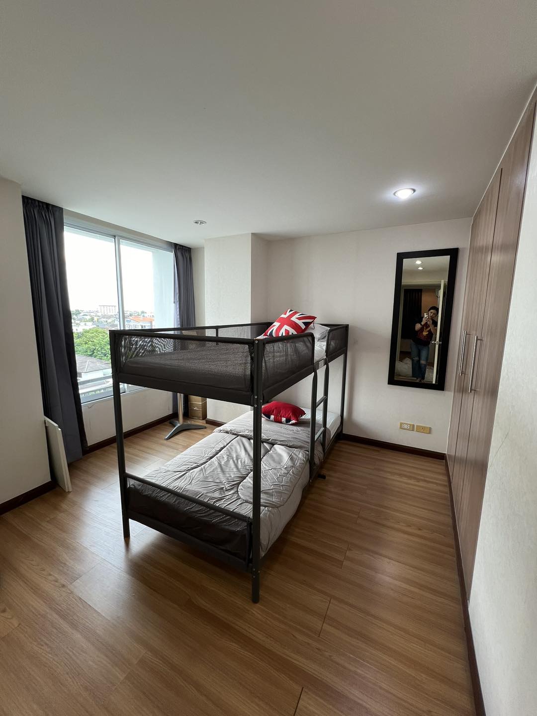 🔥 ขายด่วน! คอนโด Family Life รัชดา 36 ห้องใหญ่ 3 นอน 2 น้ำ 90 ตร.ม. วิวคลองสวย ฟรีที่จอดรถ! ใกล้ MRT ลาดพร้าว เพียง 3.99 ล้านบาท! 🔥