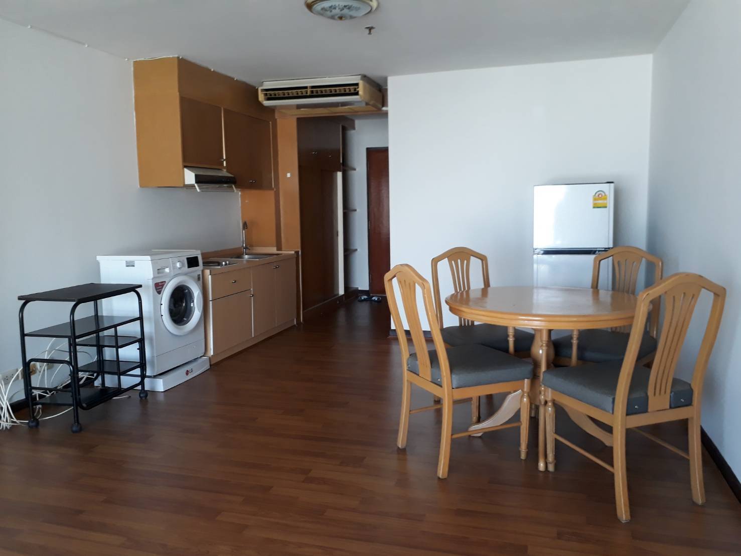ขายคอนโด Sukhumvit Suite (สุขุมวิท สวีท) ห้องสตูดิโอ 1 ห้องน้ำ ขนาด 40 ตรม ชั้น 30