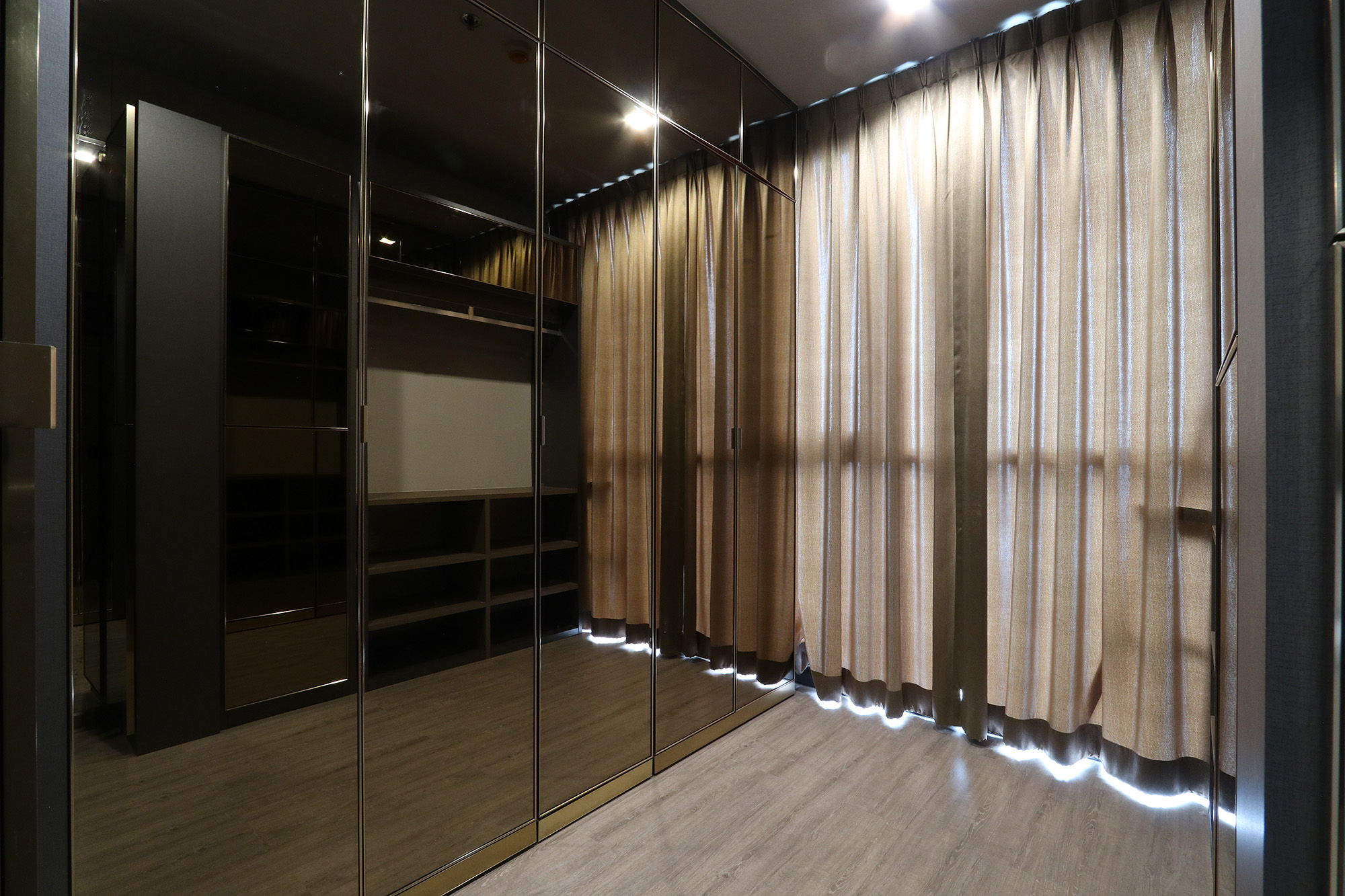 ขาย The Line Wongsawang : เดอะ ไลน์ วงศ์สว่าง ห้องมุม ตกแต่งแล้ว พร้อมเข้าอยู่ทันที ห้องพักอาศัยเป็นรูปแบบ 2 Bedrooms