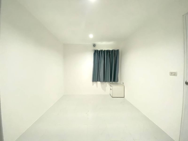 พร้อมอยู่ ให้เช่าบ้านเดี่ยวรีโนเวทใหม่ ราคา95,000 บาท ต่อเดือน Passorn Prestige Pattanakarn 38 : ภัสสร เพรจทีส พัฒนาการ 38 ทำเลดี เข้าออกได้หลายทาง