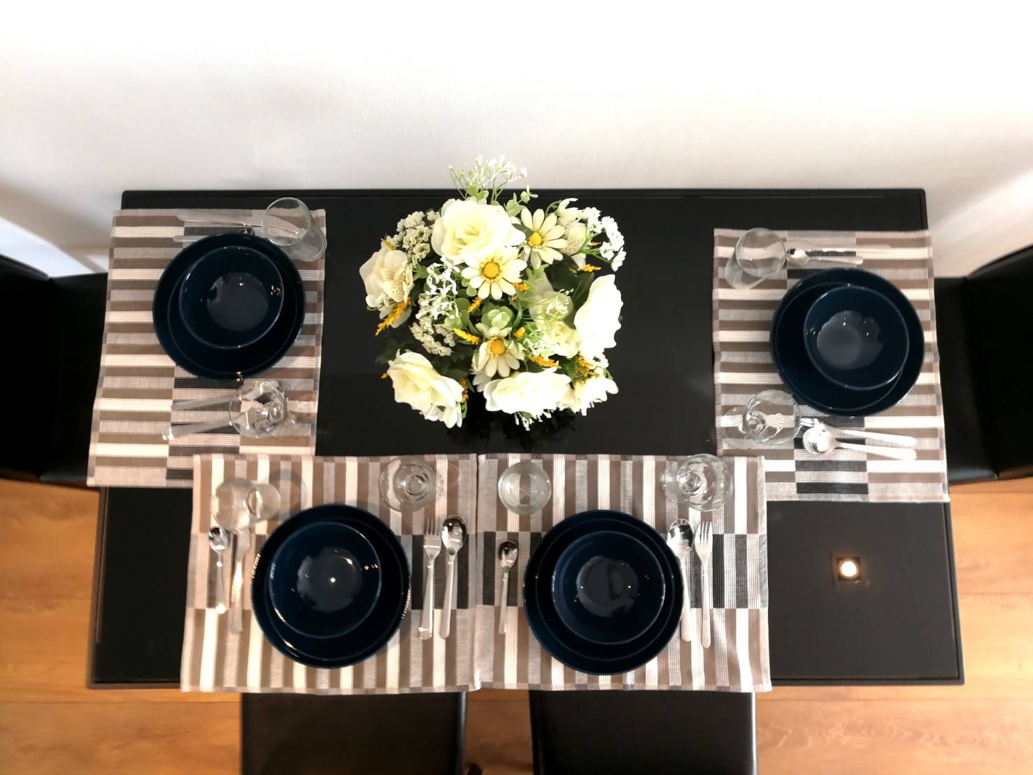 ให้เช่าคอนโด Park 24 (พาร์ค 24) 2 ห้องนอน 1 ห้องน้ำ ขนาด55 ตร.ม ชั้น 19 ห้อง 21902 (68/206)