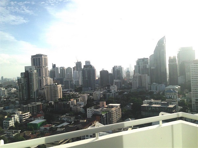 ให้เช่าคอนโดใจกลางสุขุมวิท ห้องใหญ่ราคาประหยัด ( * เลี้ยงสัตว์ได้ ) มีทั้งห้อง สตูดิโอ, 1 ห้อง ,2 ห้อง +1 แม่บ้าน หรือ 3 ห้องนอน + 1 แม่บ้าน