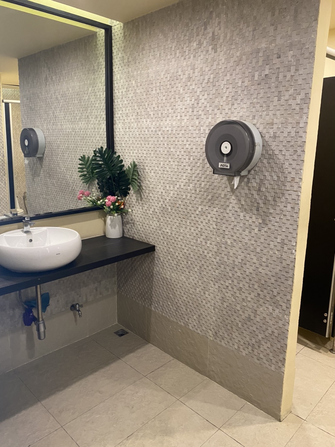 เซ้งร้านอาหารอุปกรณ์ครบพร้อมดำเนินการ ราคาเช่า 100,000 บาทต่อเดือน ประกาศเซ้งในราคา 9 ล้าน บาท