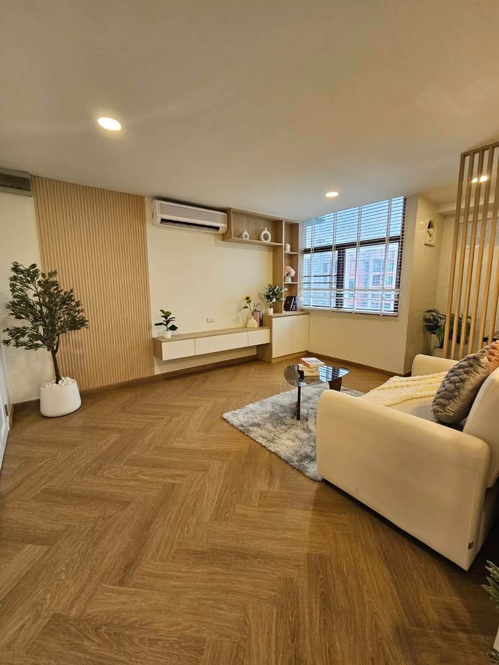 ขายคอนโด รัชอาภา ทาวเวอร์ (ซอยรัชดาภิเษก 36) / For Sale Ratchaporn Tower (English below)