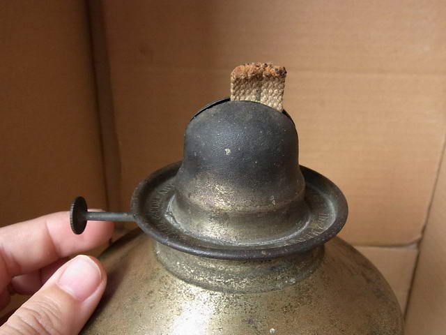 ตะเกียงลาน เก่าเก็บ .เป็นตัวตะเกียงไม่มีลาน ...Made in USA