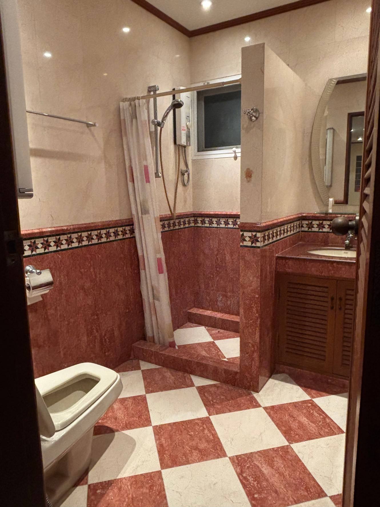 ขาย หรือ ให้เช่า ทาวน์เฮ้าส์ 4 ชั้น ม.ราชาวิลล่า ลาดพร้าว 67/2 (Racha Villa Ladprao 67/2) 📍 ใกล้รถไฟฟ้าสายสีเหลือง สถานีลาดพร้าว 71 (กำลังเปิดให้บริการ)