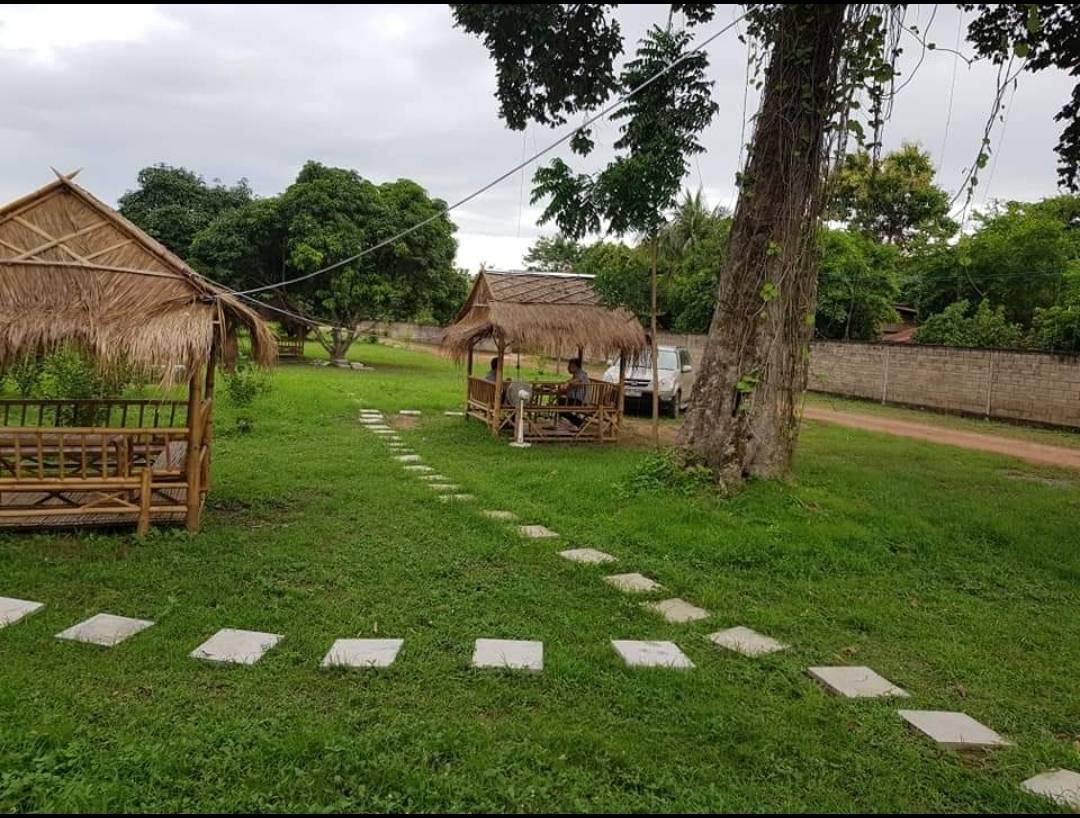 ขายที่ดินถมแล้ว ขนาดพื้นที่ ประมาณ 3 ไร่ 1 งาน 90 ตรว. ขายราคา 4 ล้านต่อรองได้ หน้ากวาง 10 วา ยาว 120 วา ท้ายไร่กว้าง 15 วา