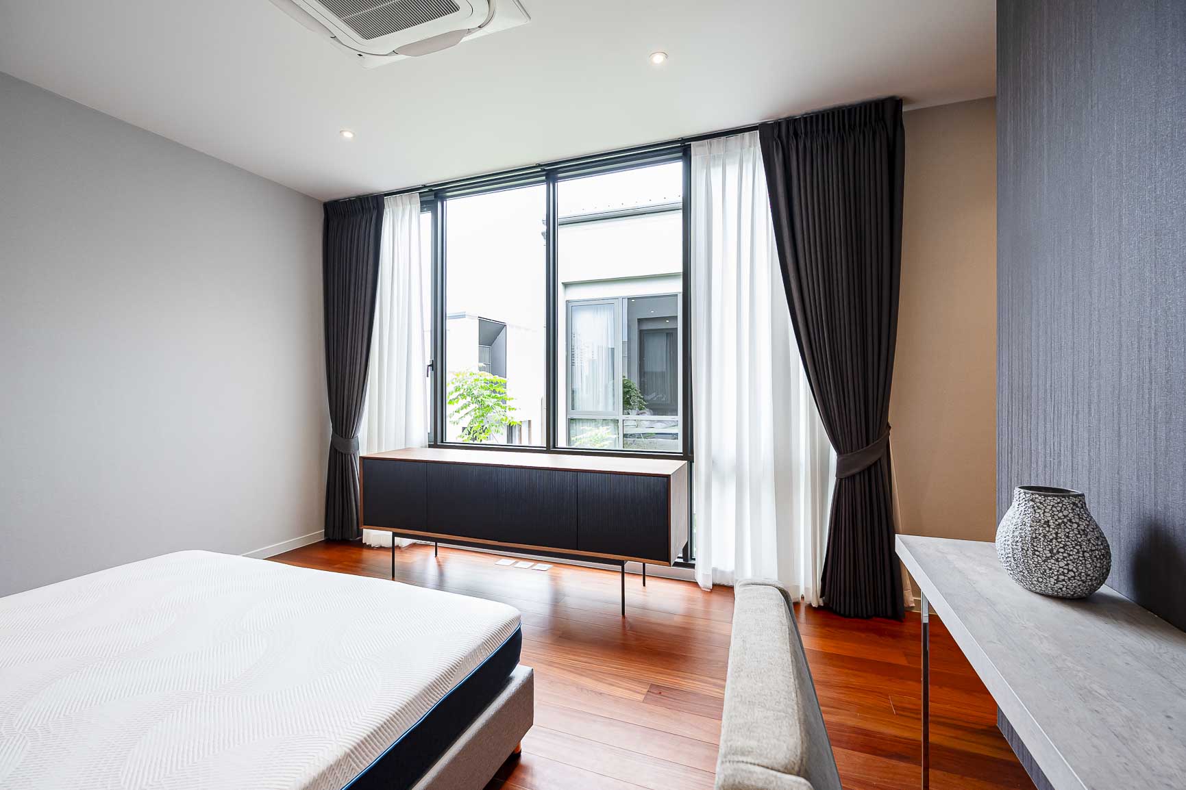 ✨ ให้เช่าบ้านเดี่ยวสุดหรู 3 ชั้น โครงการ BuGaan Pattanakarn (โครงการ บูก้าน พัฒนาการ) จากแสนสิริ 🏡 สไตล์ Modern Luxury พร้อม สระว่ายน้ำส่วนตัวบนชั้น 2 ✨