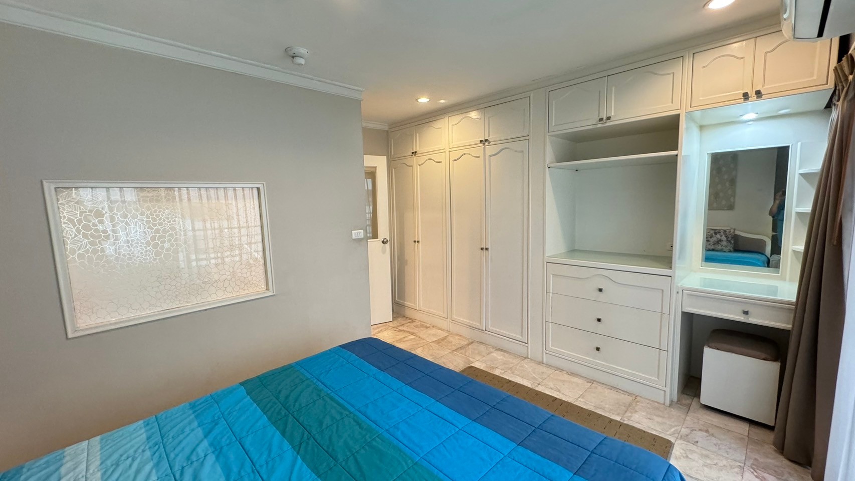 ให้เช่าคอนโด Saranjai Mansion : สราญใจ แมนชั่น Sukhumvit Soi 6 ห้องแต่งครบพร้อมเข้าอยู่ 1 ห้องนอน