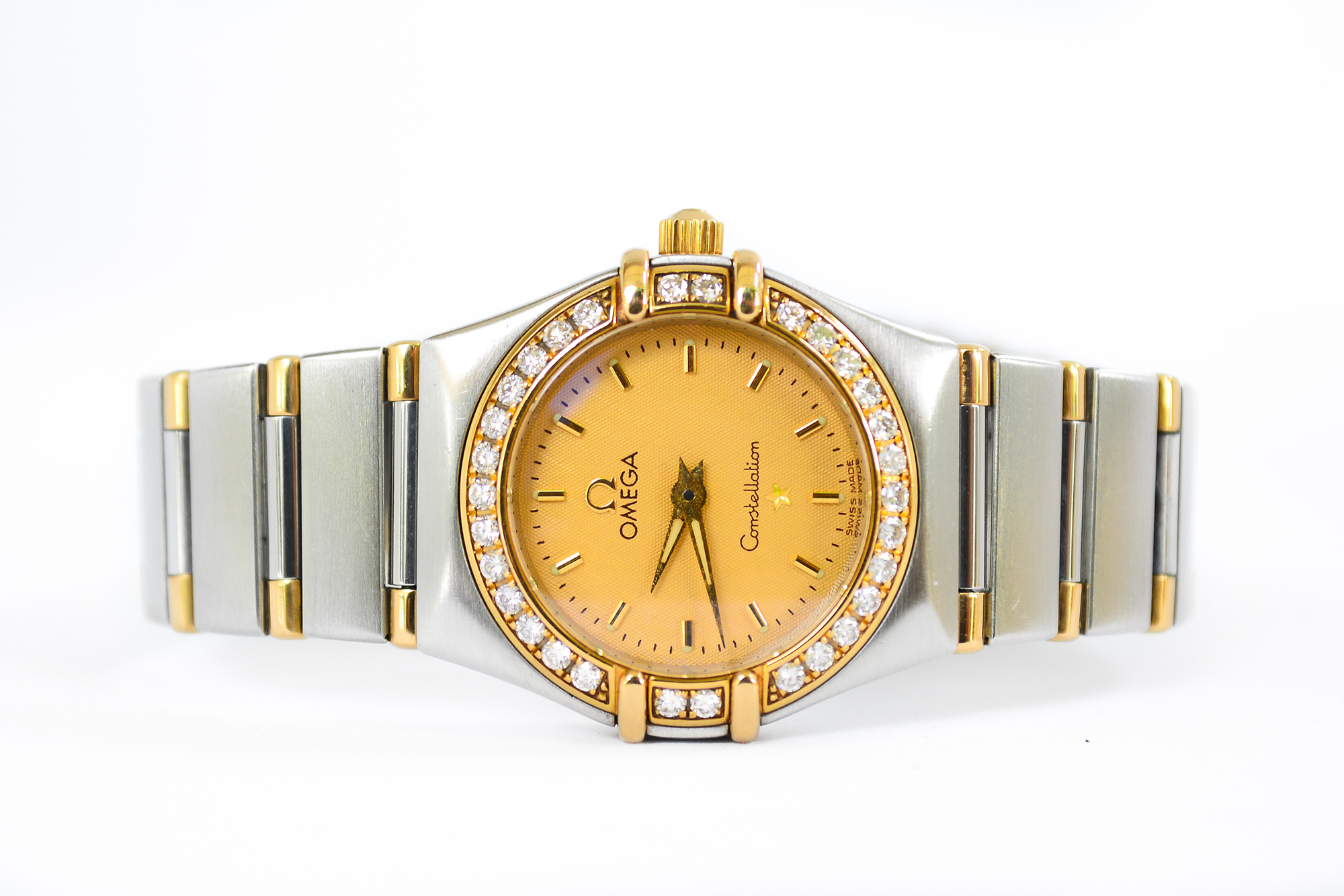 Omega Constellation 2 tone 18k lady หน้าทองลายผ้า ขอบเพชร (Sold)