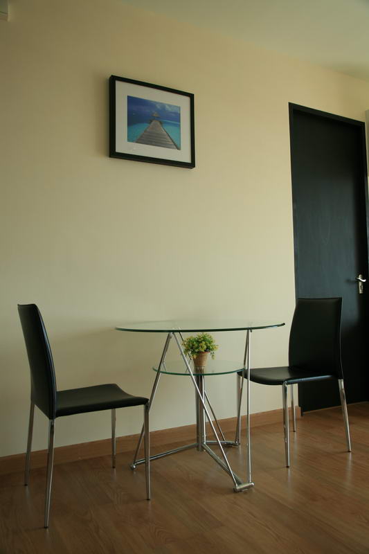 คอนโดบ้านกลางกรุง (สยาม-ปทุมวัน)ให้เช่า 2 ห้องนอน, 2 ห้องน้ำ, พื้นที่ 76 ตร.ม., ชั้น 15 ตึก บี วิว BTS เช่า: ราคา 35,000 บาท/เดือน