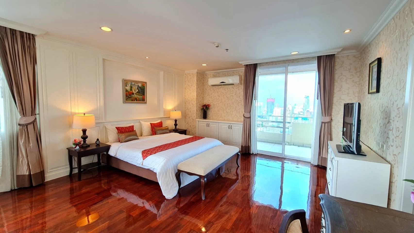 ให้เช่า Penthouse Duplex – ปิยะทิพย์ เพลส สุขุมวิท 39 / For Rent Penthouse Duplex – Piyathip Place Sukhumvit 39 (English below)