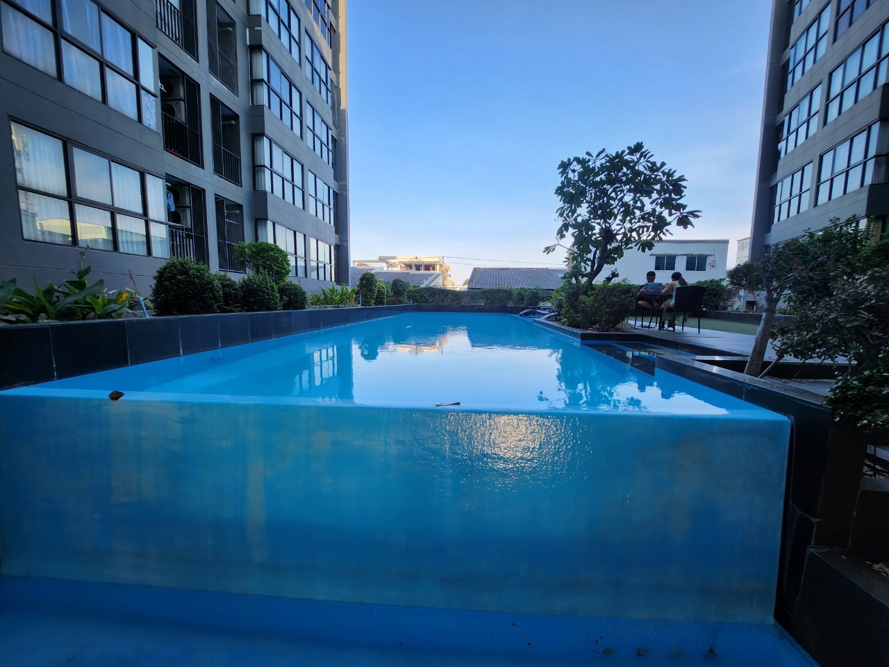 ขายคอนโด The Green Condo 3 เดอะ กรีน คอนโด 3 เฟส : 3 ชั้น: 7 แบบ 1 ห้องนอน 1 ห้องน้ำ 1 ห้องนั่งเล่นและ 1 ห้องครัว ขนาด 31.5 ตารางเมตร