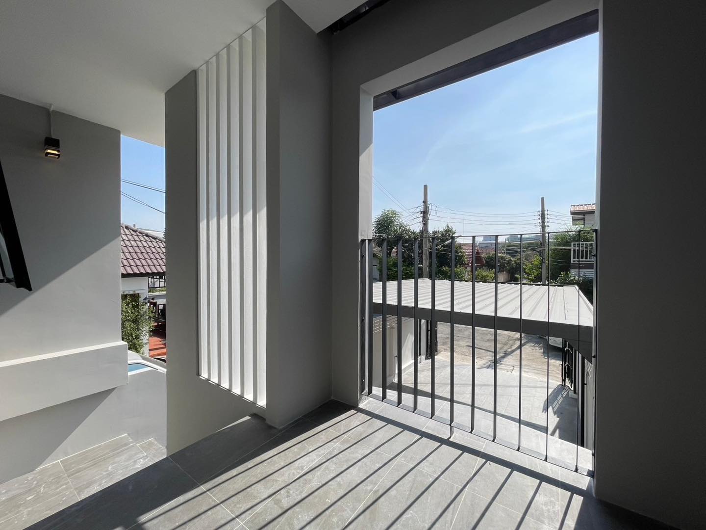 ด่วน! ทาวน์โฮม 3 ชั้น ติวานนท์ 43 ใกล้ MRT สามัคคี ✨ รีโนเวทใหม่หมดจด! ราคาพิเศษ ฿3.99 ล้าน