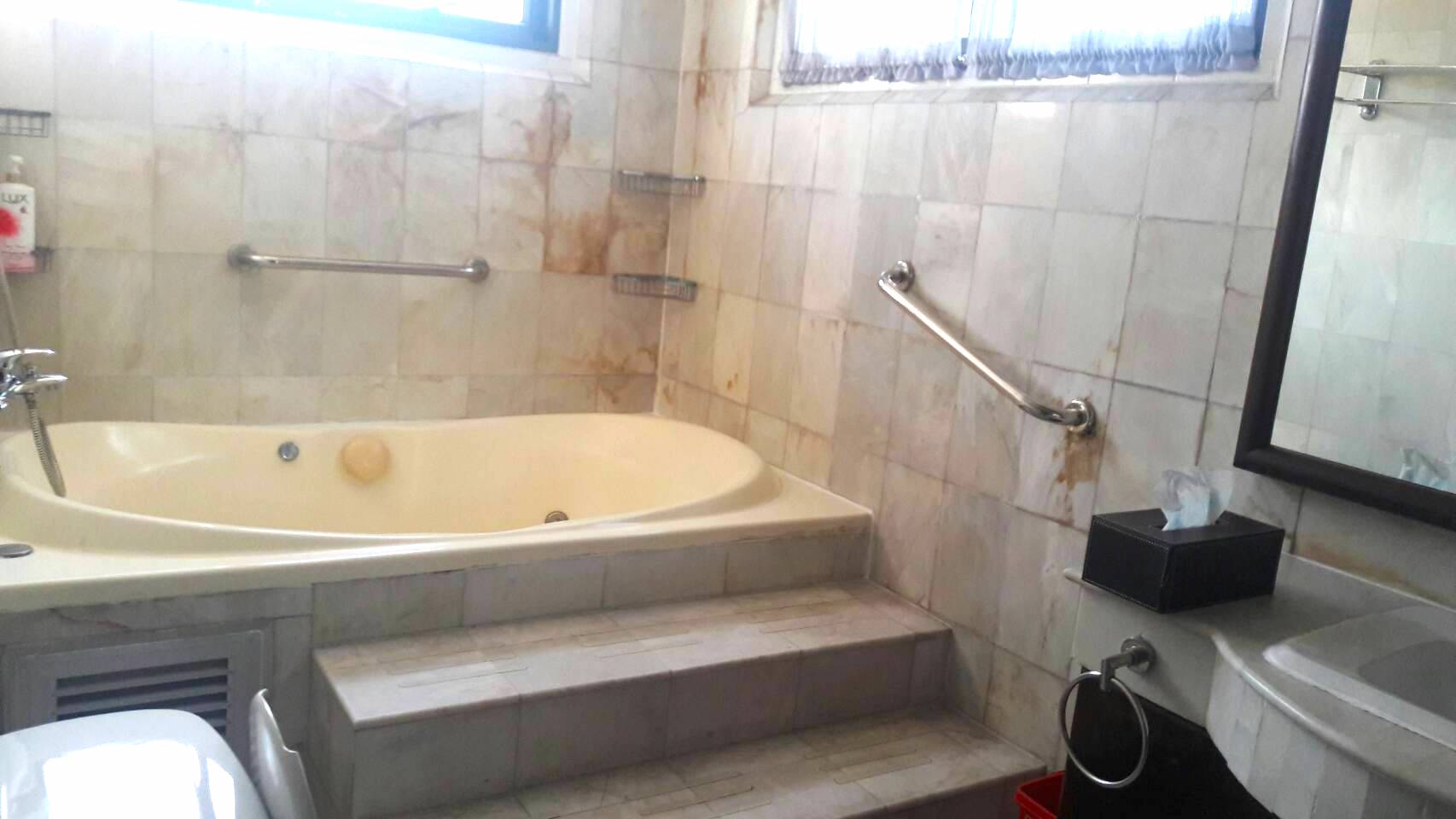 ให้เช่าคอนโด The Waterford Condominium (เดอะ วอเตอร์ฟอร์ด คอนโดมิเนียม) 4 ห้องนอน