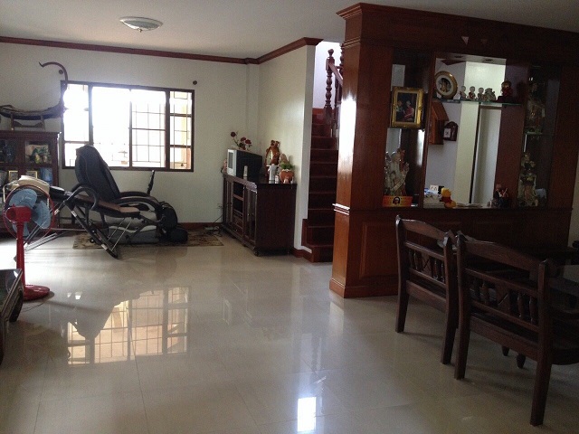 ขายบ้านเดียวหมู่บ้าน ลภาวัน โครงการ 9 ถนนเลียบคลองแอน 4 ห้อง 3 ห้องน้ำ 1 ห้องนั่งเล่น 1 ห้องโถง 1 ห้องครัว 1 ห้องทานอาหาร พื้นที่ 89 ตร.ว ถนนราชพฤกษ์