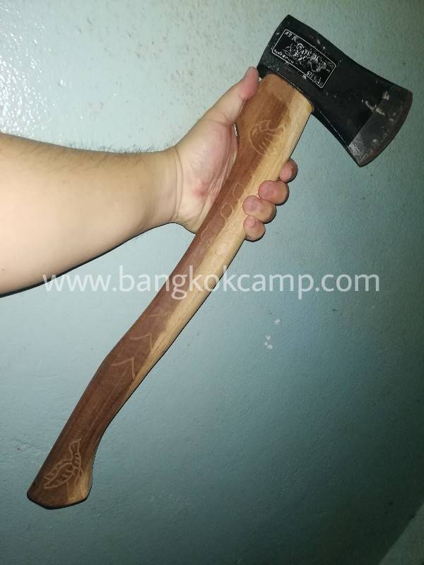 ขวานสวีเดน ตราเสือ HULT'S Made in SWEDEN.....ด้ามไม้