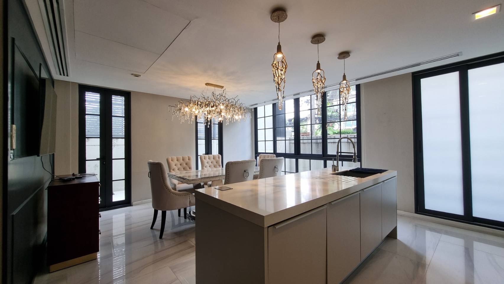 🌟 ขาย/ให้เช่า ทาวน์โฮมหรู โครงการ Quarter 31 (ควอเตอร์ 31) | 5 ชั้น พร้อมลิฟต์ ใจกลางสุขุมวิท 31 🌟