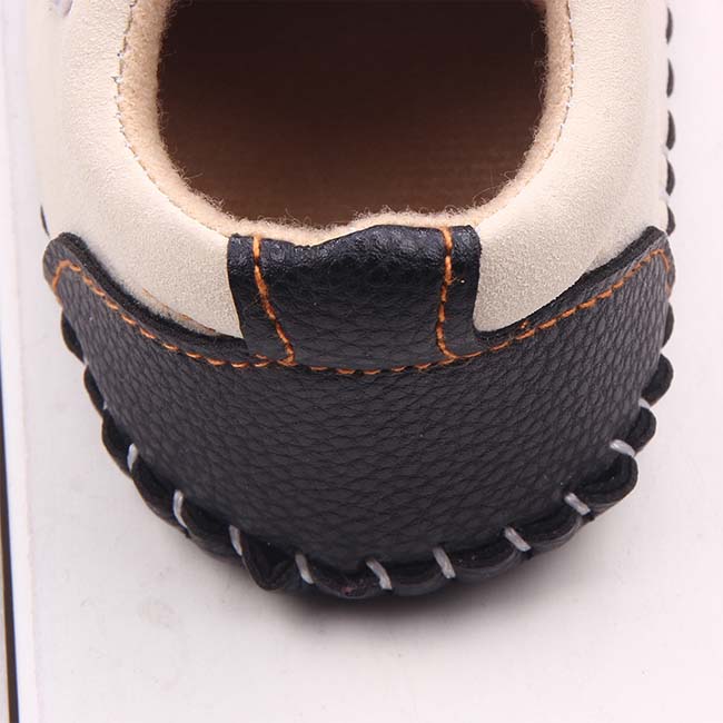 (พร้อมส่ง size 11 ยาว 10.5 cm)รองเท้าเด็กวัยหัดเดิน สีครีม พื้นยาง