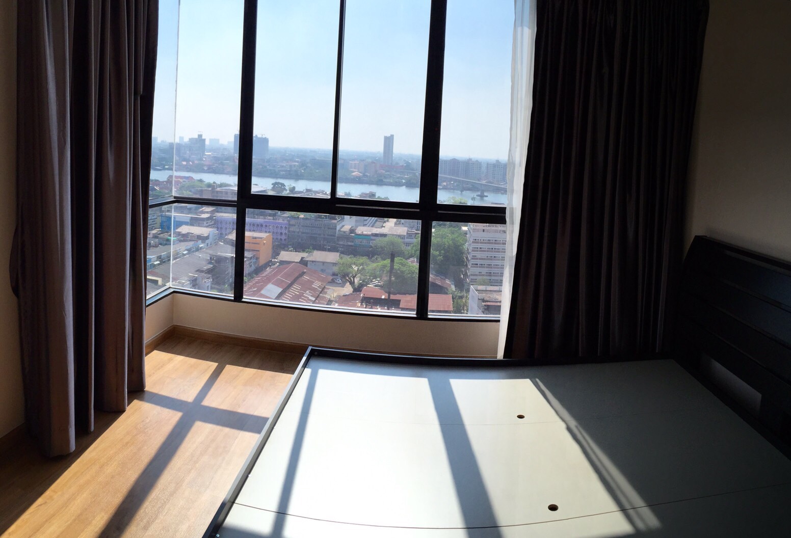 ให้เช่าคอนโด THE TREE คอนโด : เดอะทรี อินเตอร์เชนจ์ ปล่อยเช่าห้องใหม่ไม่เคยใช้งาน เครื่องใช้ไฟฟ้า-เฟอร์นิเจอร์ ใหม่ครบเซต